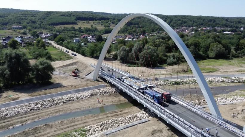 Cum arată podul cu cel mai mare arc parabolic din România! Când va fi deschis circulației! 