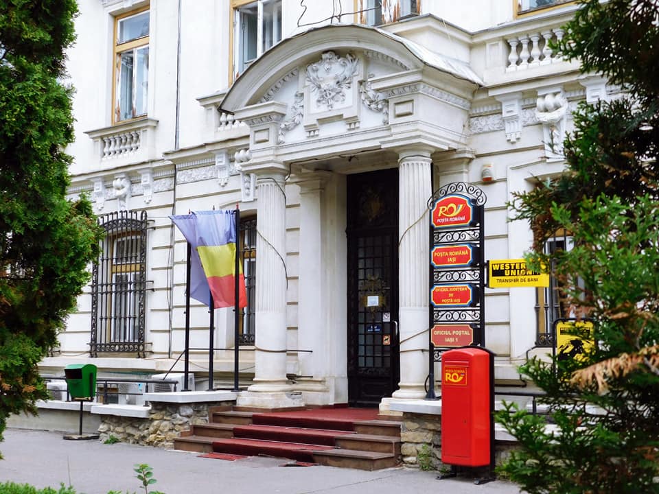 Clădirea Poștei Mari din Iași, veche de aproape 200 de ani, scoasă la închiriere. Poate aduce până la 280.000 de lei pe lună