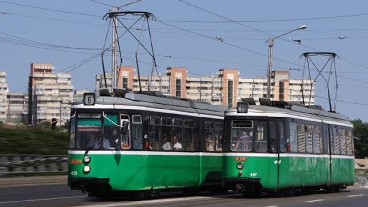 Primăria Iași vrea să caseze tramvaie care încă sunt în circulație! Au cheltuit 140.000 de euro pentru piese de schimb, însă vagoanele sunt în stare avansată de degradare