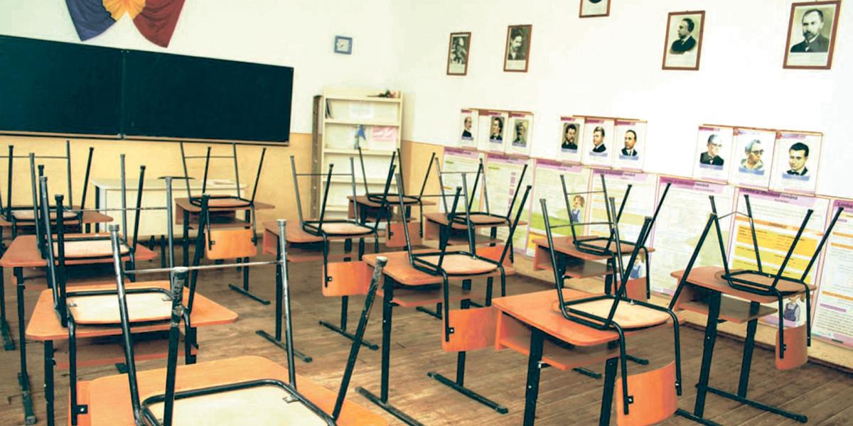 Școli fără autorizație și WC în curte! Noul an școlar începe în condiții revoltătoare