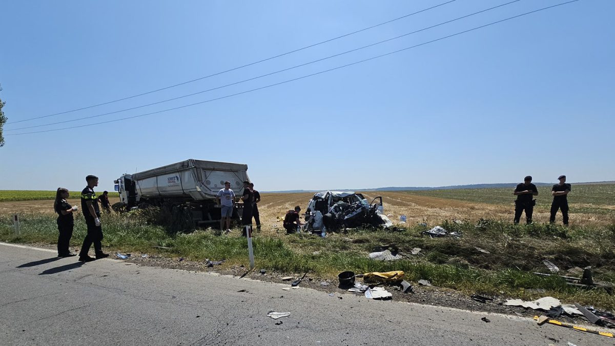 Starea celor două minore implicate în accidentul rutier din Târgu Frumos s-a îmbunătățit considerabil. Mama lor se zbate între viață și moarte