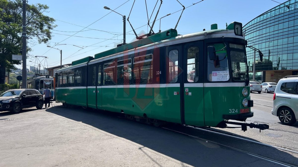 Circulația tramvaielor, blocată spre Tătărași! O garnitură a deraiat înspre stația Pădurii – UPDATE