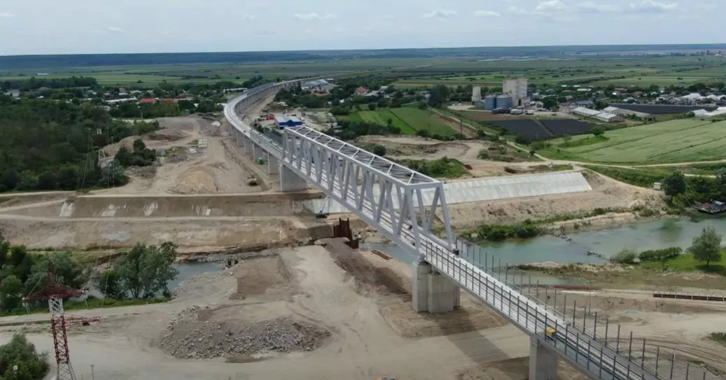 Se modernizează una dintre cele mai vechi linii de cale ferată din România! Când va fi gata proiectul feroviar!