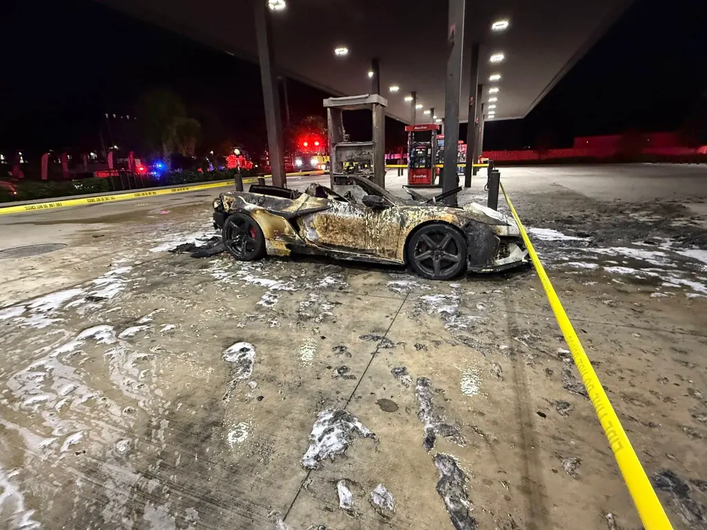 Un gigant auto recheamă în service sute de mii de mașini! Au avut loc incendii spontane în timpul alimentării