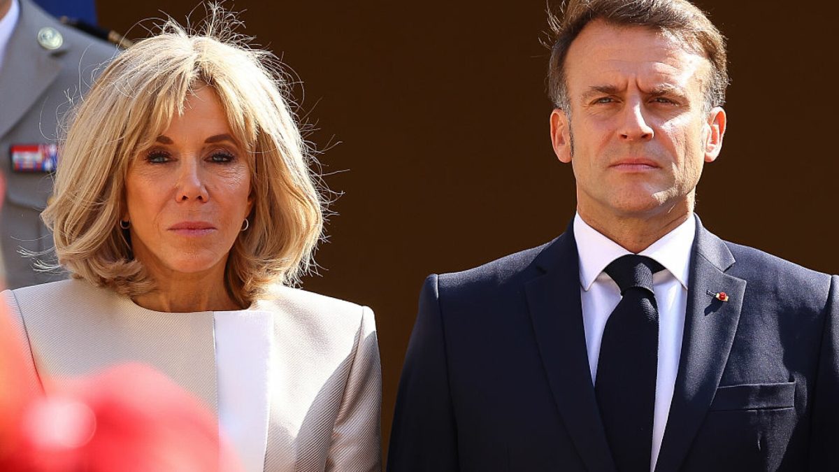 Șoc în Franța! Soția lui Emmanuel Macron, obligată să dovedească în fața judecătorilor că este femeie!
