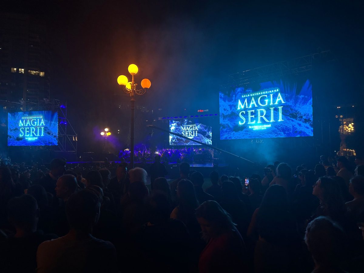 „Magia serii în sunet și lumină” a început în Grădina Palas! Iașul trăiește un spectacol feeric de muzică și lumină