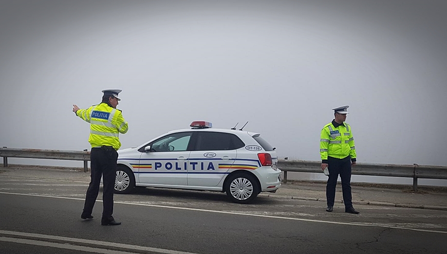 O tânără din Iași s-a urcat beată la volan și a intrat într-un imobil. Iată ce alcoolemie i-a adus un dosar penal