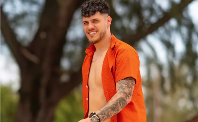 Andrei Lemnaru, luat cu asalt de mai mulți bărbați! Concurentul de la Insula Iubirii 2025 are mare căutare – GALERIE FOTO