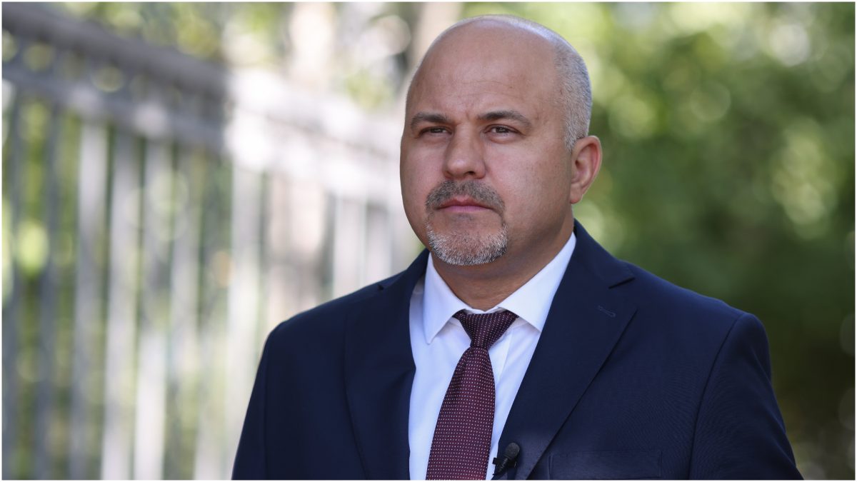 Opt copii morți la Spitalul Sf. Maria din Iași, iar vinovații sunt încă în funcții. Dr. Oana Puiu, șefa ATI, semnează acte oficiale la o săptămână după ce a fost „demisă”. Deputatul Emanuel Ungureanu a publicat dovada
