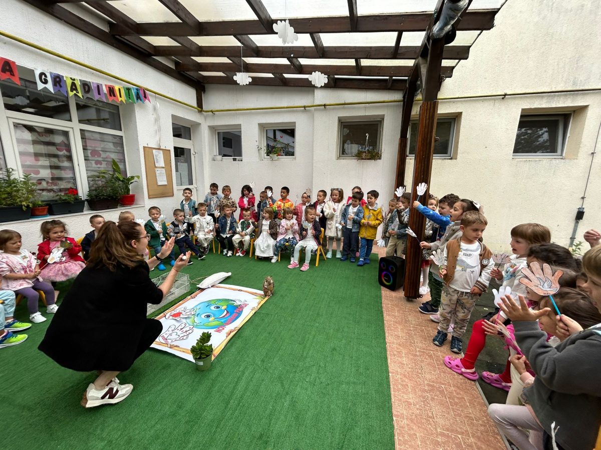 „Noi suntem PACEA” – copiii din Iași au celebrat în avans Ziua Internațională a Păcii