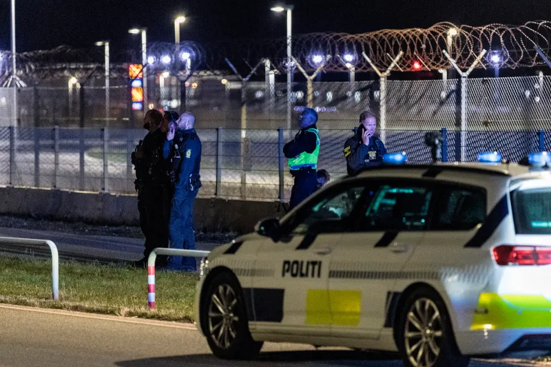 Alertă maximă în Danemarca! Zeci de mii de pasageri, prizonieri pe aeroporturi după ce drone misterioase au apărut pe cer