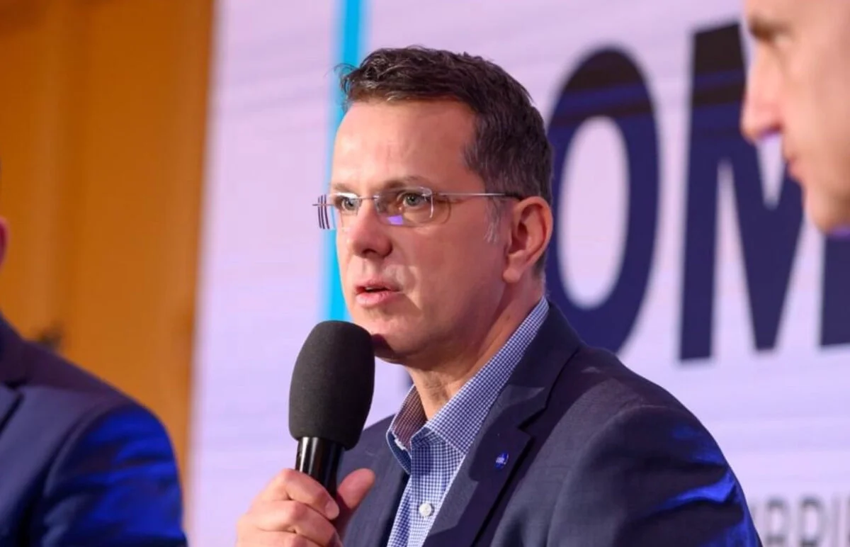 Ministrul Apărării, Ionuţ Moşteanu, nu poate da detalii privind conţinutul ajutoarelor militare oferite de România către Ucraina. Care este motivul