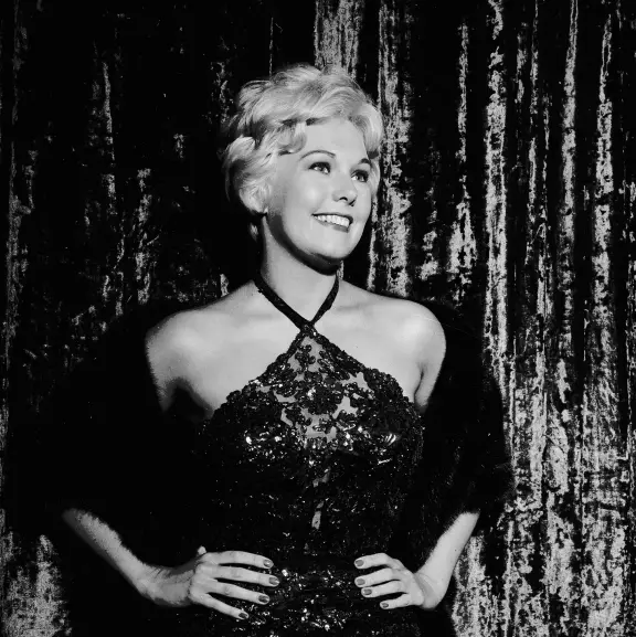 Kim Novak rupe tăcerea la 92 de ani. Secretul ascuns al retragerii sale șocante din Hollywood