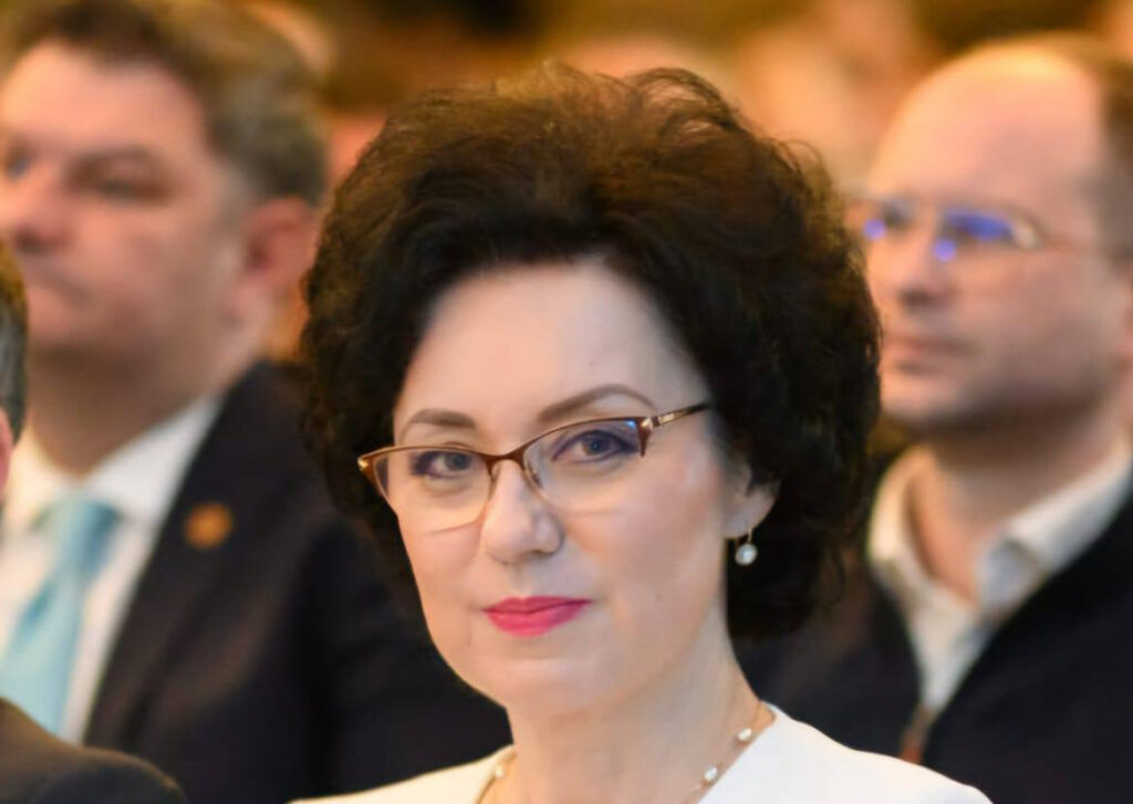 Luciana Antoci, prefectul Iașului, a fost schimbată din funcție. Costel Dolachi i-ar lua locul