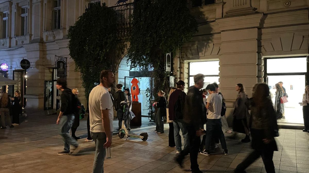 Noaptea Albă a Galeriilor revine la Iași între 3 și 5 octombrie 2025. Publicul va descoperi expoziții inedite în peste zece spații culturale