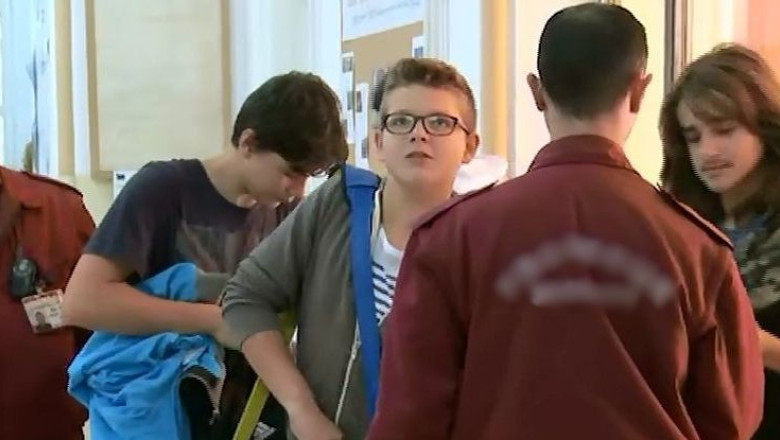 Bătaie de joc în școlile ieșene. Părinții, obligați să finanțeze paza instituțiilor de învățământ
