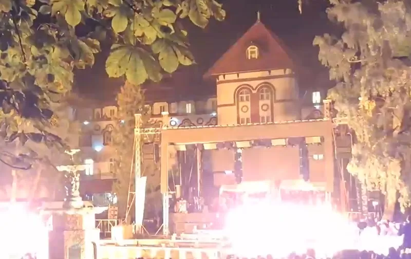 Sinaia Forever 2025 blochează centrul orașului: concerte, parade și mii de turiști așteptați în weekend