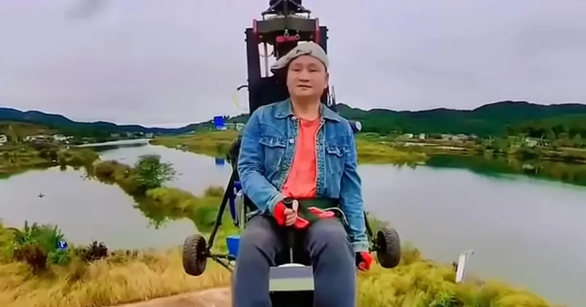 Influencerul Tang Feiji a murit în direct, sub privirile a 1.000 de fani. S-a prăbușit în timp ce pilota propriul elicopter