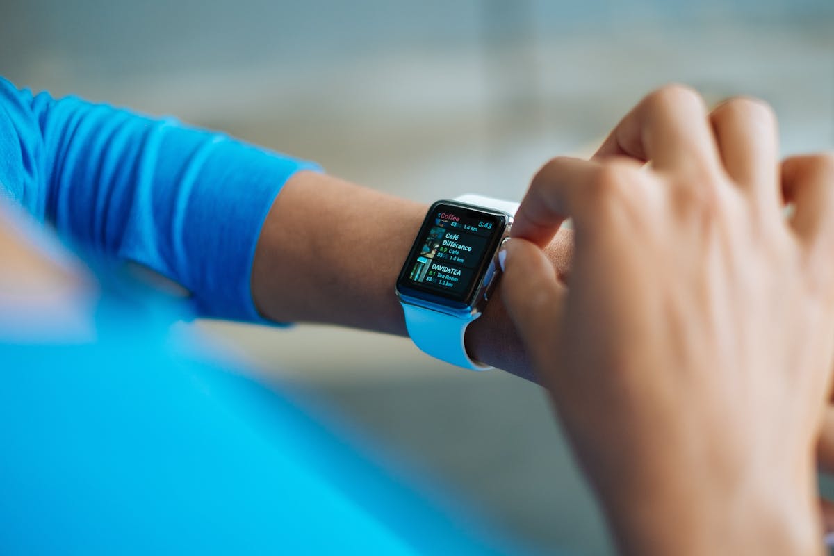 Top cinci funcții utile ale Apple Watch 11 pentru utilizatorii începători