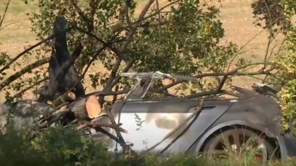 Accident grav! Un tată și doi copii au ars de vii în mașină