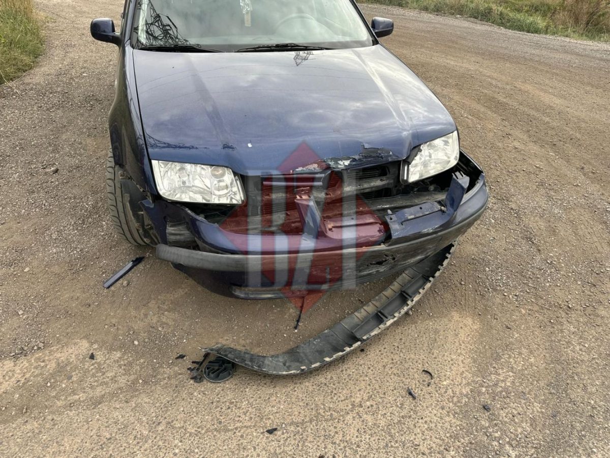 Accident rutier la Iași! Două autoturisme s-au izbit în plină depășire. Șoferii au scăpat ca prin minune