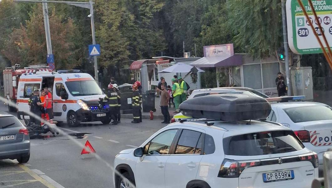 Accident rutier în CUG! O motocicletă a intrat în coliziune cu un autoturism