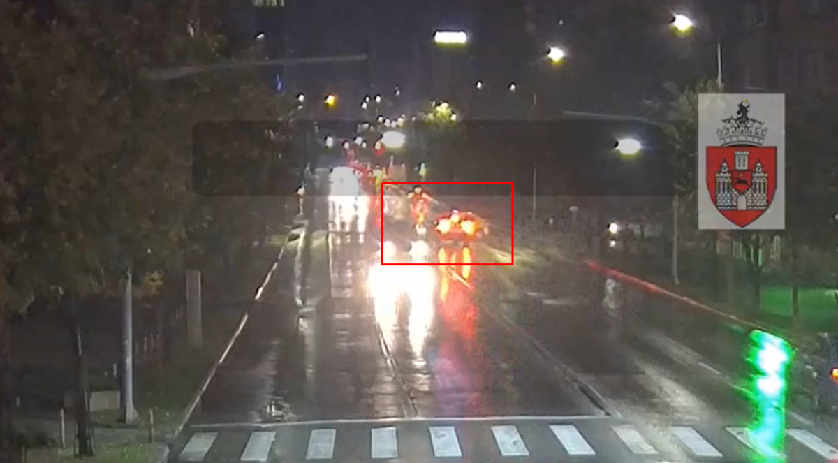 Iată momentul producerii accidentului rutier de pe Sf. Lazăr! Taximetristul nu acordă prioritate