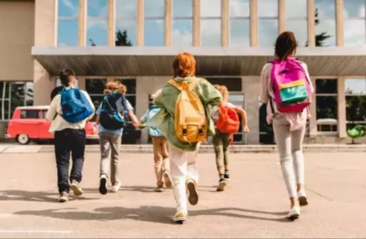 Când se distribuie alocațiile pentru copii în septembrie 2025. Noul an școlar vine cu surprize pentru părinți