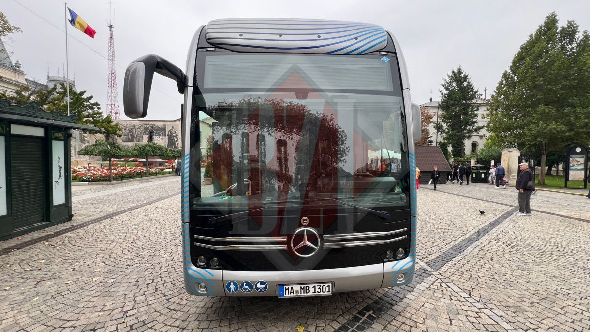 Un autobuz de la Mercedes care funcționează pe hidrogen a fost prezentat la Iași
