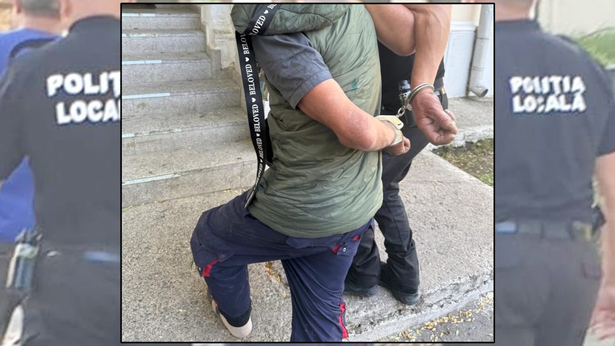 Un bărbat de 67 de ani a fost încătușat de polițiști, după ce a atacat un șofer de autobuz de la CTP Iași: „Nu este prima dată”