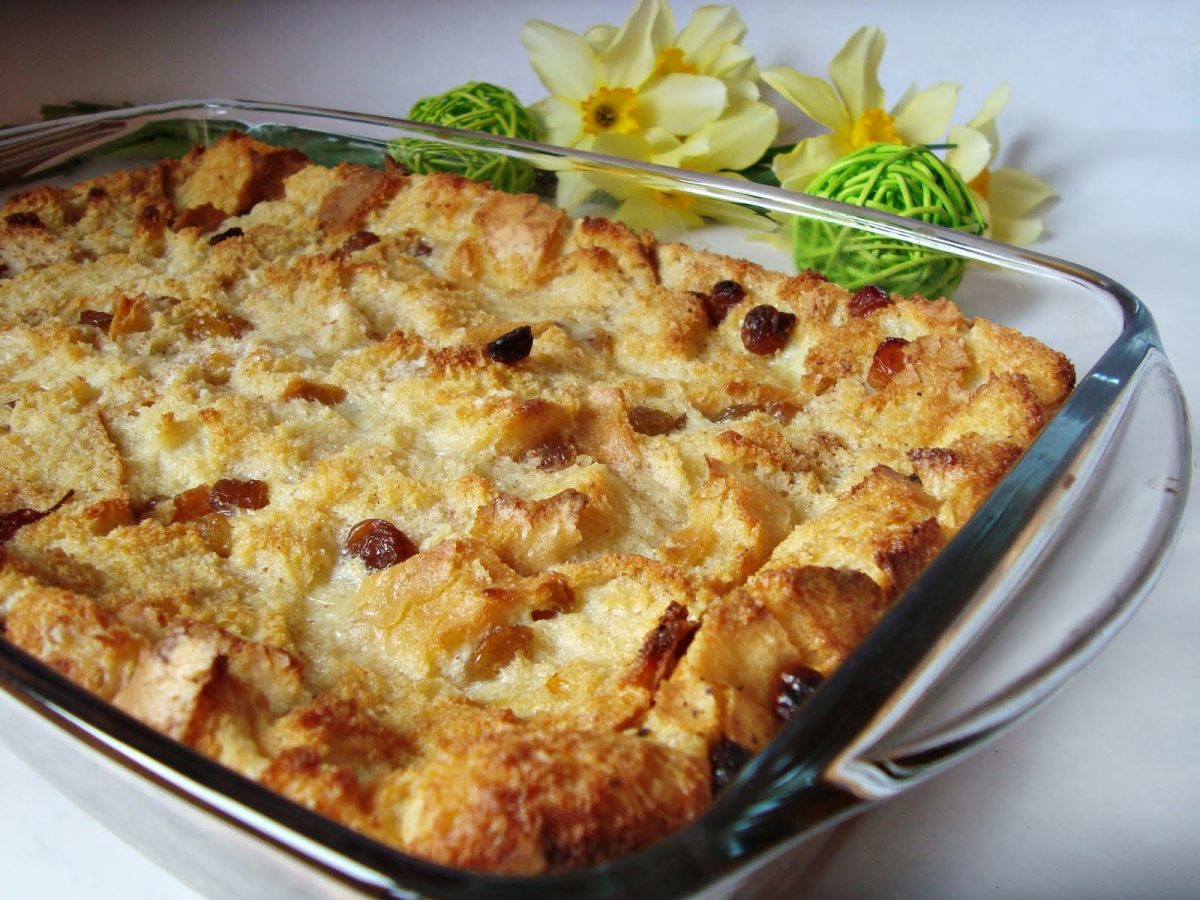 Rețeta pentru o budincă de pâine delicioasă – Desert tradițional, simplu de făcut
