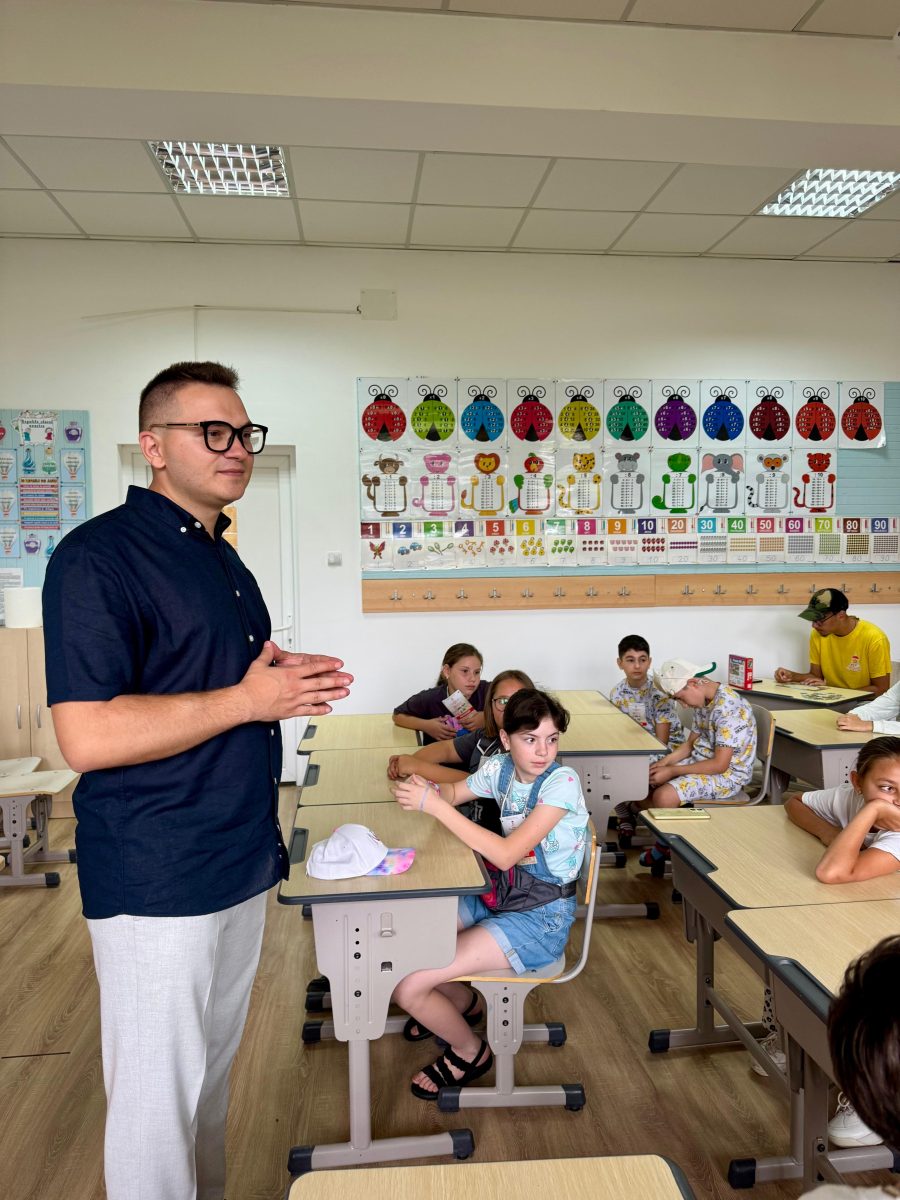 Tabără educațională la Iași! Judecătorul Costică Ciocan, alături de copii la ateliere de drept