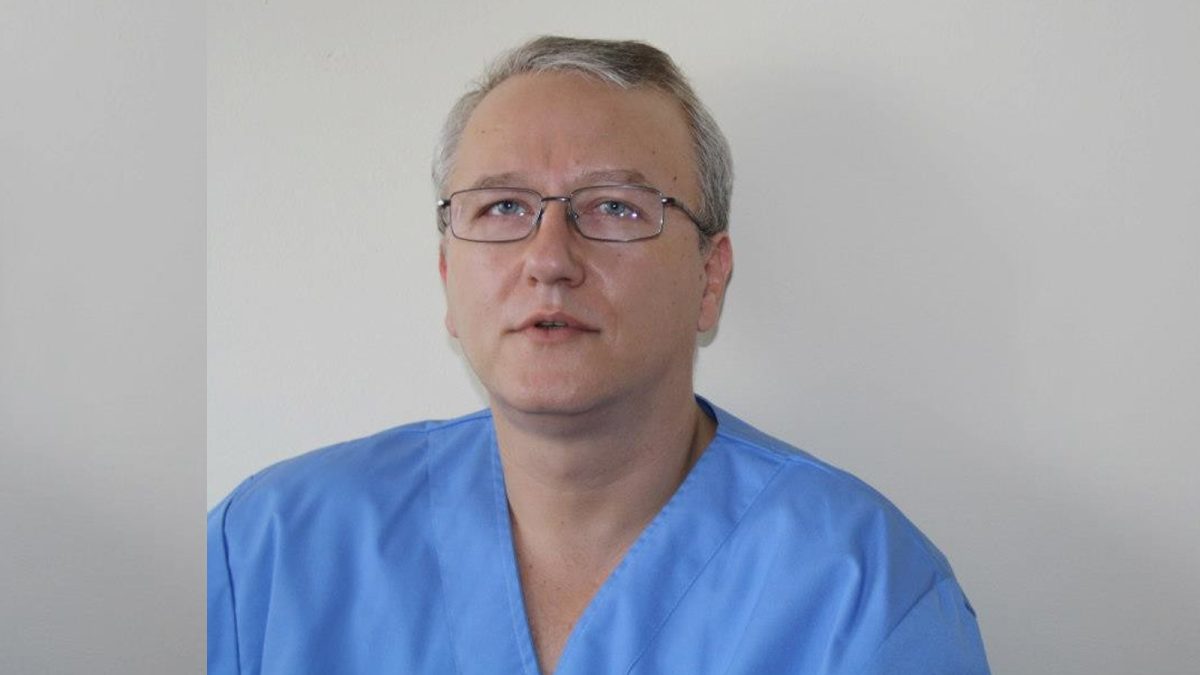Dr. Răzvan Constantinescu va fi cercetat de Colegiul Medicilor Iași, după ce a participat la mai multe conferințe împotriva vaccinării anti-COVID