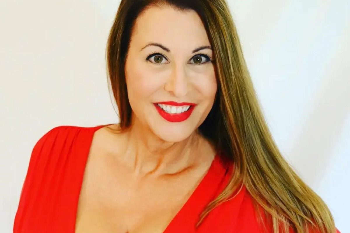 De la refuzuri la faimă și bani: Elaina James arată mai atrăgător ca niciodată la 58 de ani! Iată cum își trăiește acum viața