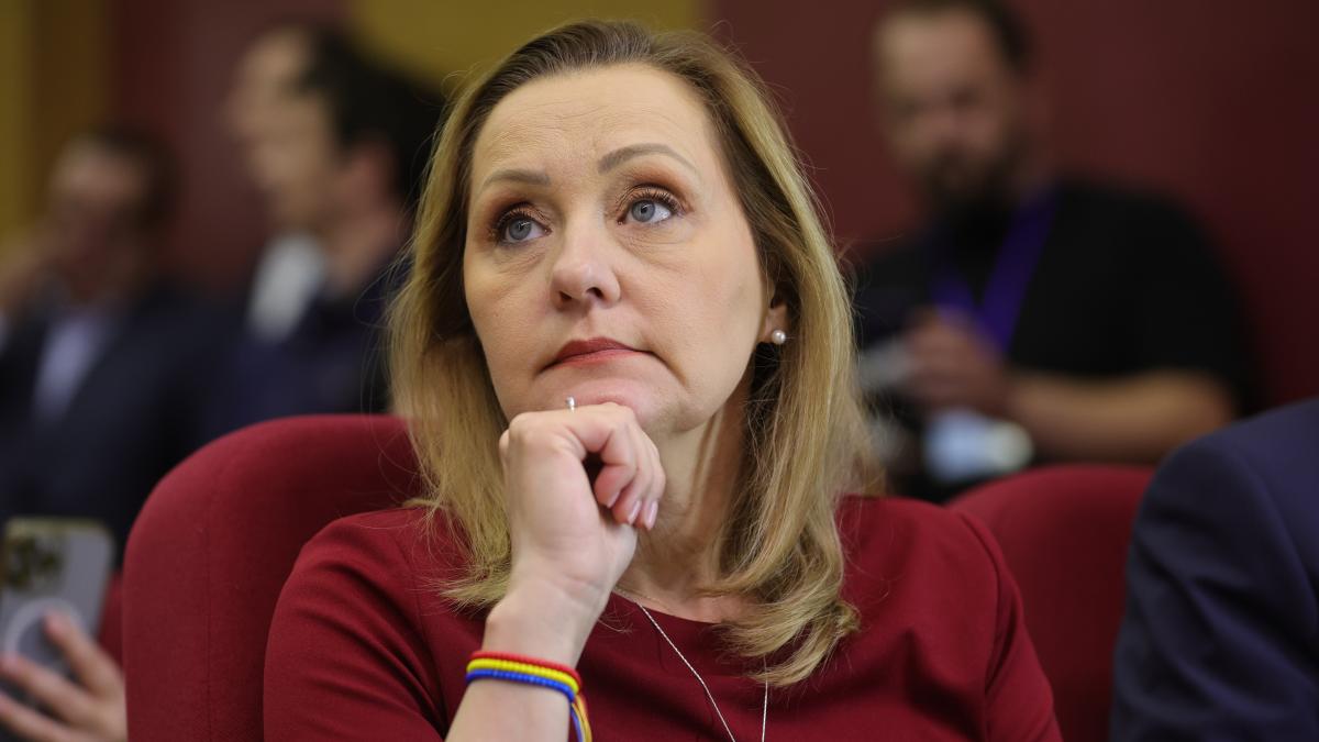 Atac dur la adresa Elenei Lasconi! Se cere excluderea din USR