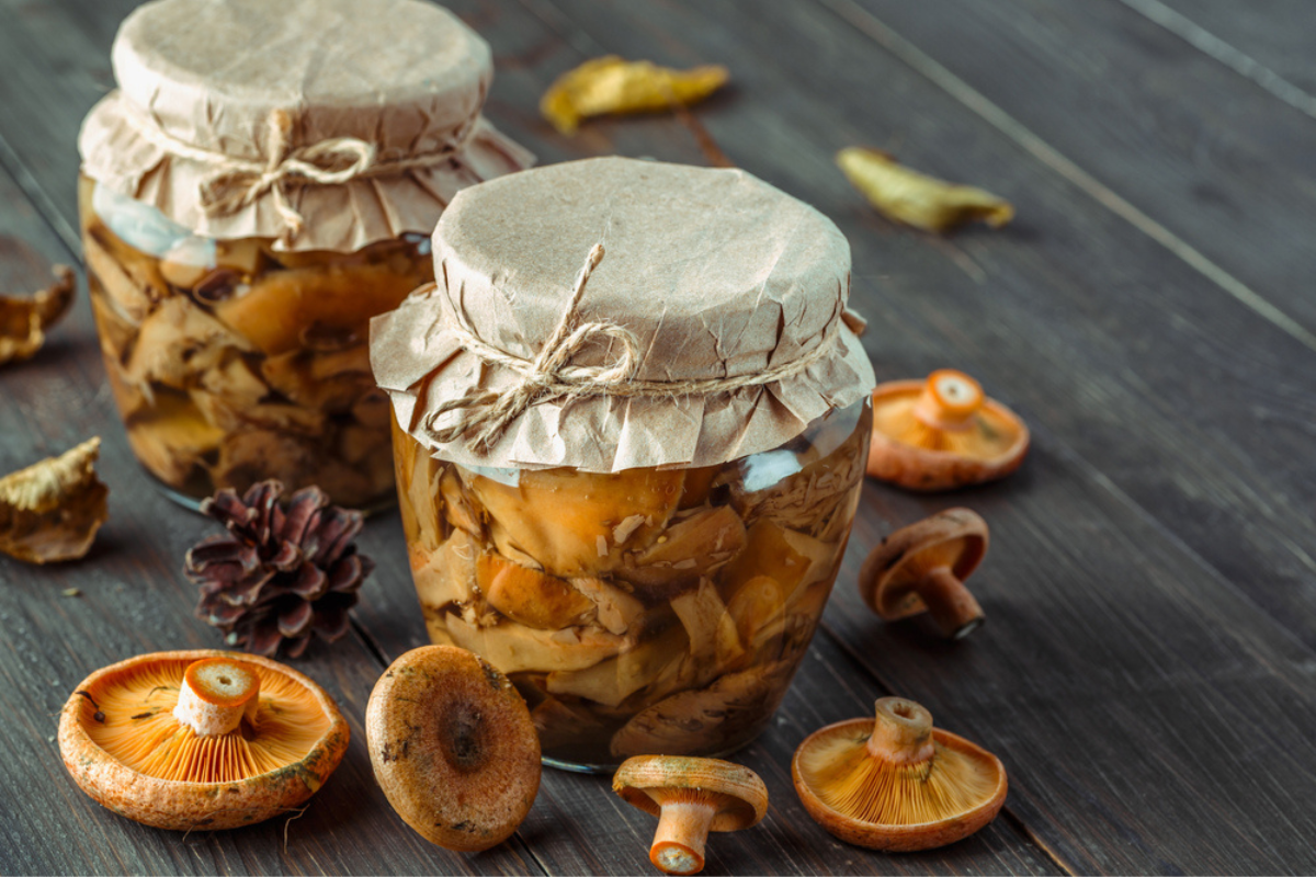 Rețeta pentru ghebe la borcan cu oțet și usturoi! Un preparat delicios pentru iarnă!