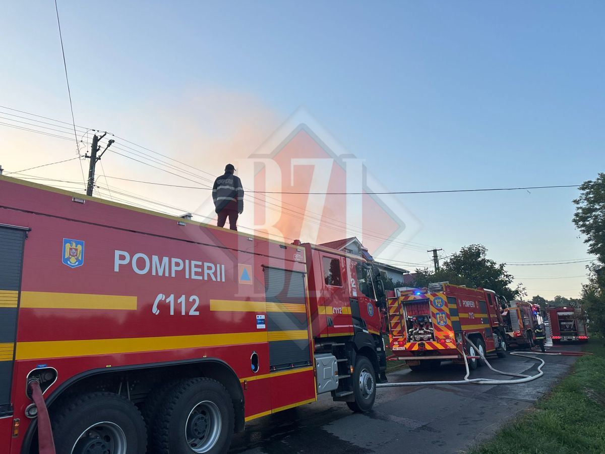 Incendiu în Ciurea! Flăcările au izbucnit la o magazie și s-au propagat la două case