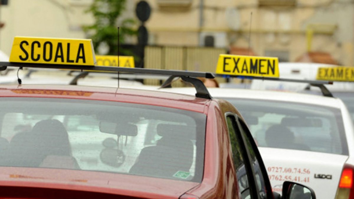 Este oficial! Mașinile de la școlile de șoferi vor avea interzis pe mai multe străzi din Iași. Iată de când intră în vigoare decizia: „Este o măsură abuzivă”