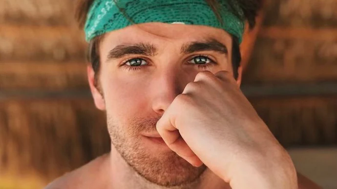 Actorul din „Lioness”, Mike Heslin, a murit la 30 de ani. Soțul său dă în judecată un restaurant din Las Vegas