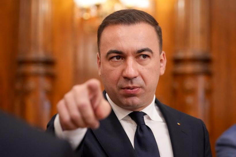 Ministrul Energiei ne dă lecții de economisire: Nu deschideți oricând aparatele de aer condiționat