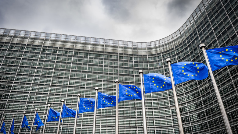România va pierde fondurile europene din cauza deficitului bugetar. Comisia Europeană a declanșat procedura pentru suspendare. Trădătorii de țară din PNL, PSD, USR și UDMR au știut și au tăcut