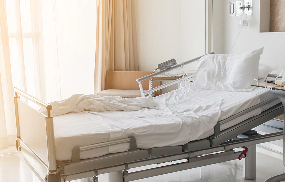 Spitalele vor fi obligate prin lege să instaleze butoane de panică la toate paturile din saloane „într-un loc accesibil pacientului”