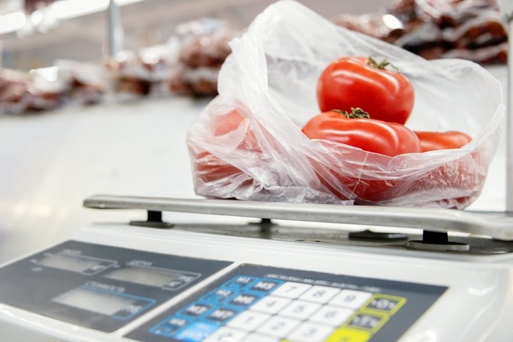 Ce pungi folosim pentru fructe și legume? Iată cum să faci alegerea corectă