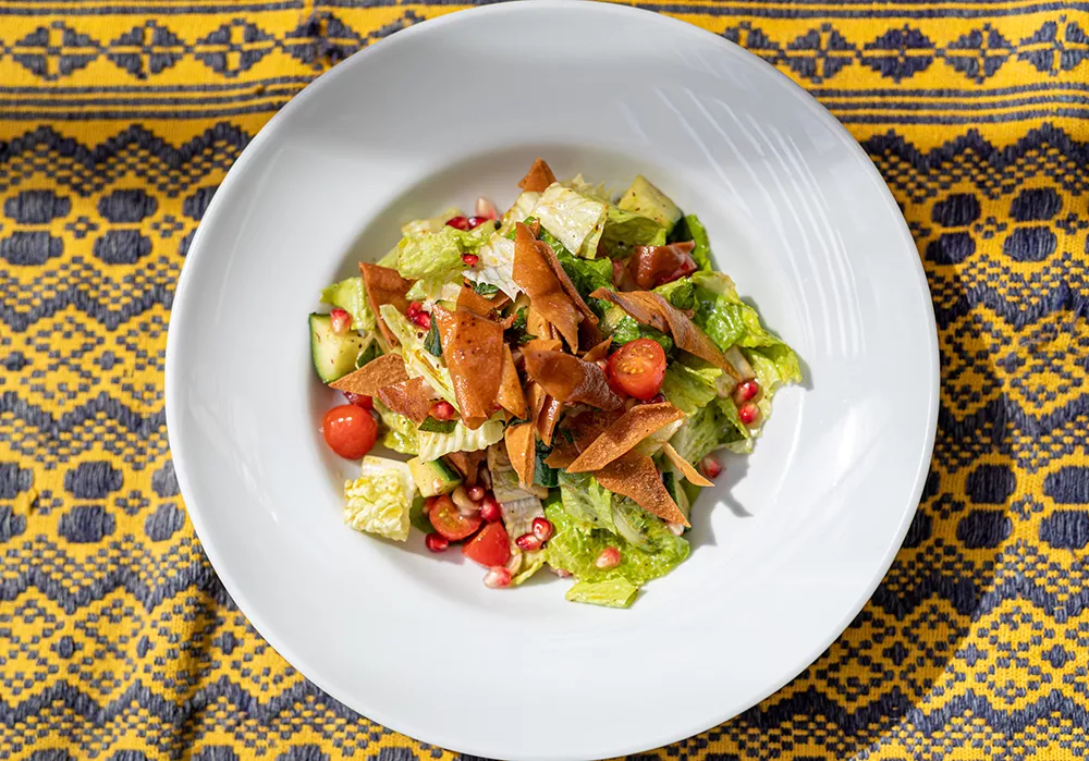 Salata Fattoush – Rețetă libaneză autentică, cu adevărat delicioasă