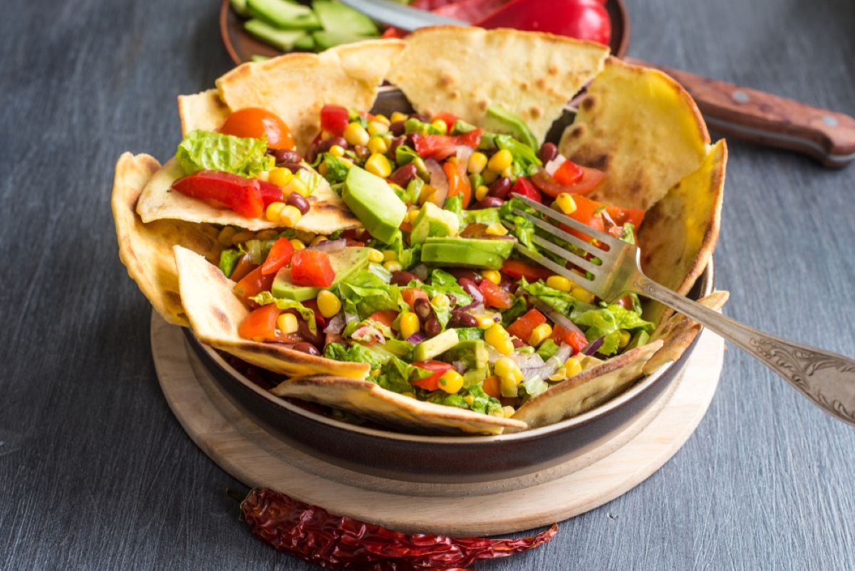 Salata mexicană – Rețetă ușoară și aromată, ce merită cu siguranță încercată
