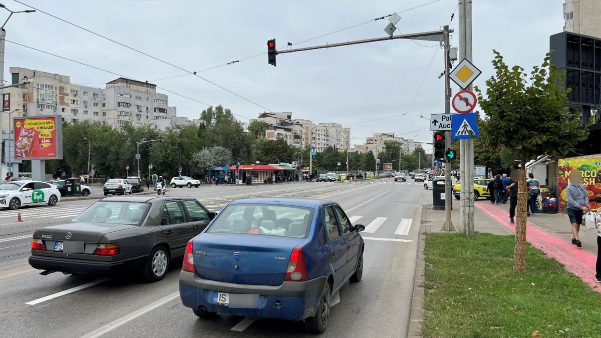 Schimbare majoră la una dintre cele mai aglomerate intersecții din municipiu! Puțini au respectat legea după montarea noilor indicatoare: „Nu mi se pare corect”