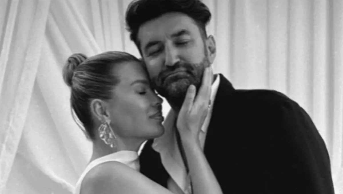 Josephine, fiica lui Smiley, o adevărată prințesă la nunta din Grecia. Dansul cu mama ei a fost emoționant