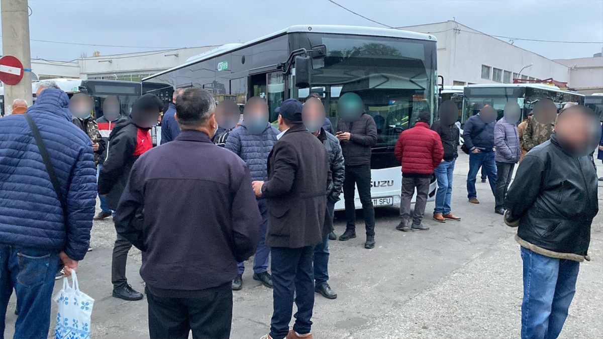 Pentru a doua lună la rând, angajații de la CTP Iași au primit bonurile de masă cu o săptămână întârziere. Oamenii sunt revoltați de situație: „Întrebăm și nu ne răspunde nimeni”
