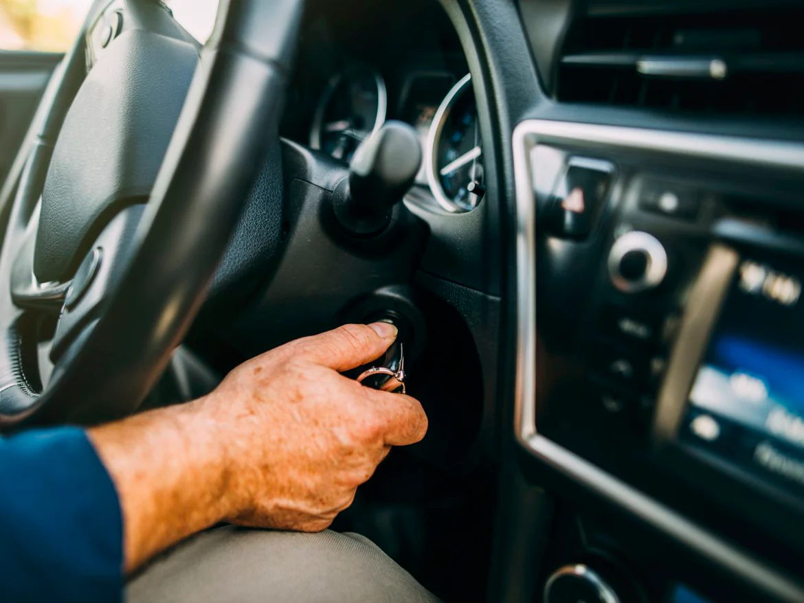 Greșeala pe care o fac șoferii când pornesc motorul mașinii! Obiceiuri care pot declanșa defecțiuni grave ale autoturismului! 