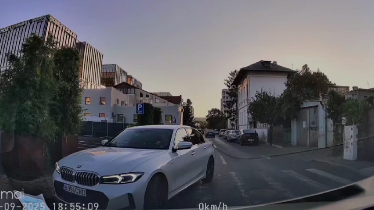 Tupeu incredibil pentru o șoferiță din Iași! Ce a putut face la bordul unui BMW: „Îmi ții tu lecții de condus? Timpul meu este prețios”